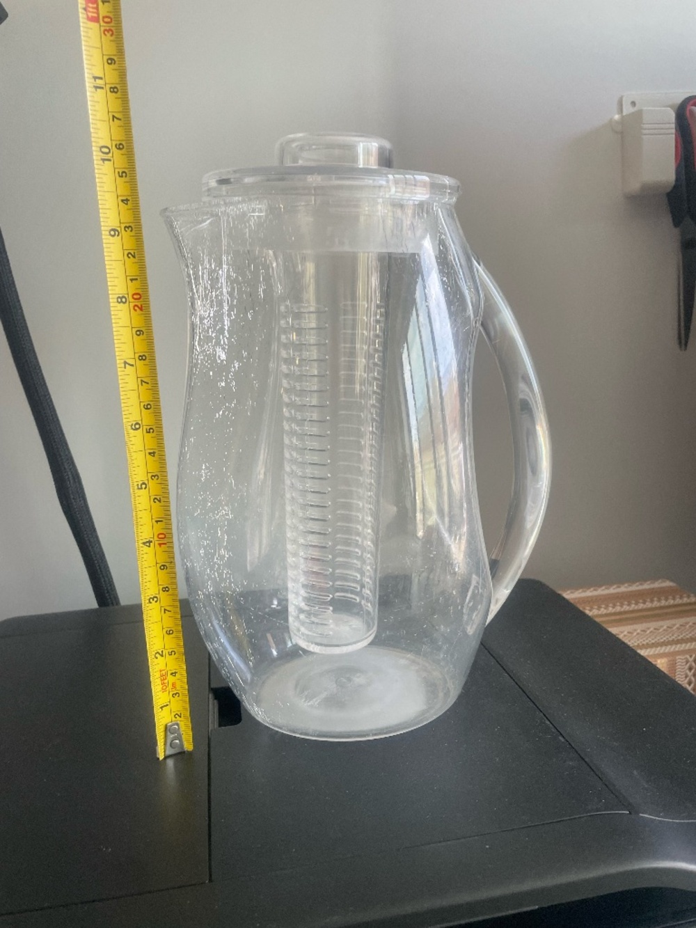 Pitcher Clear Plastic Filter With Lid and Filter Insert Dishwasher-safe